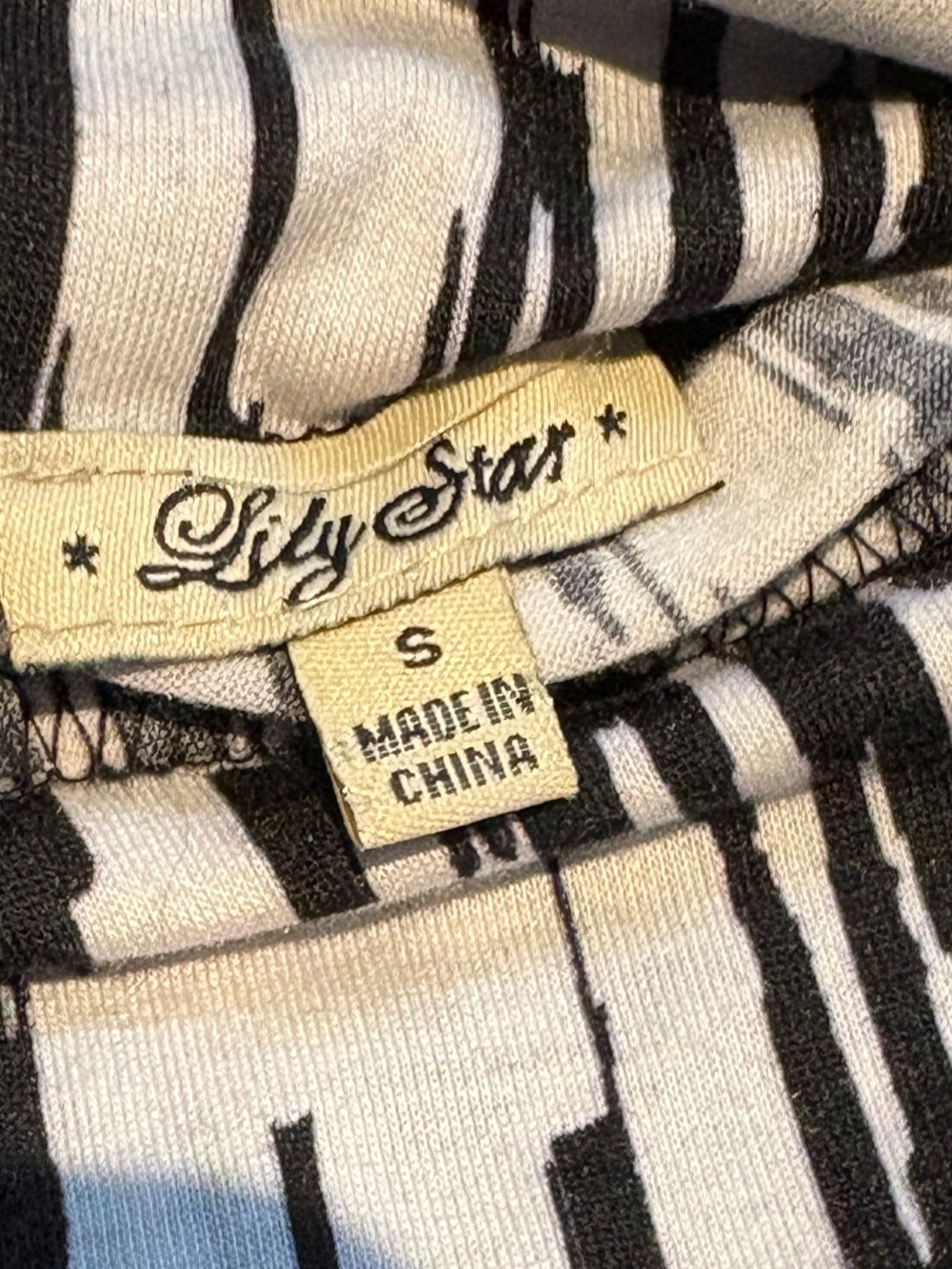 Lily Star Black and White Abstract Printed Maxi Skirt. - Picture 4 of 4
